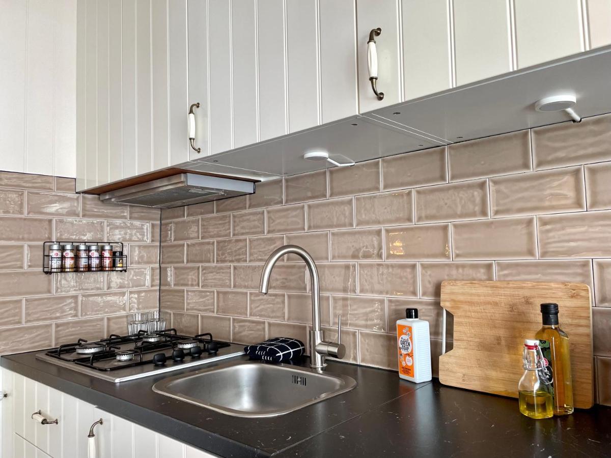 Toast By Night Bed & Breakfast Haarlem Bagian luar foto